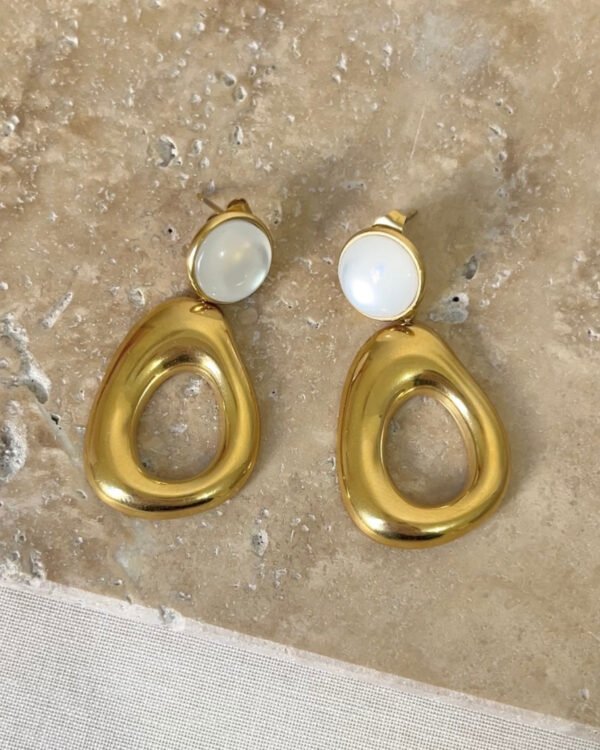 Çelik Şekilli Orta Boy Küpe