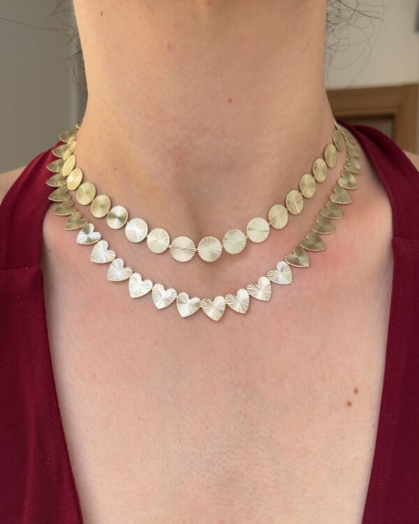 Alternative view of Altın Kaplama Parlayan Yuvarlak Detaylı Kolye