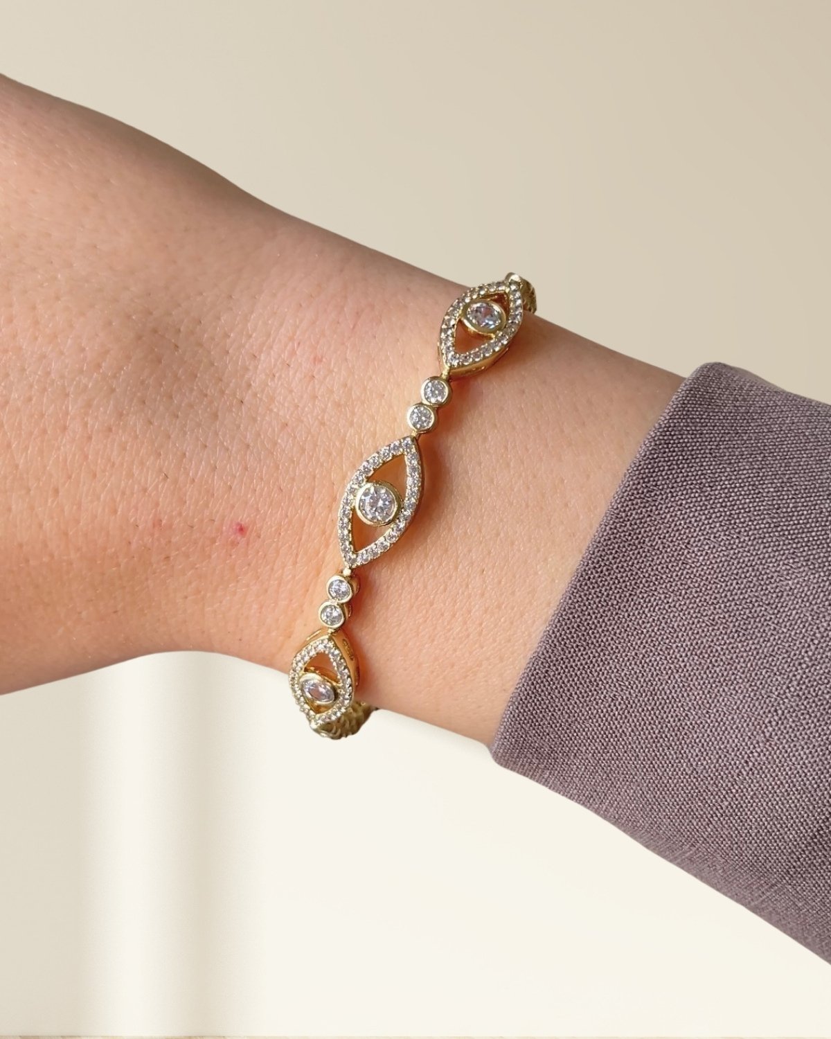 Xuping 3 Gözlü Taşlı Bileklik