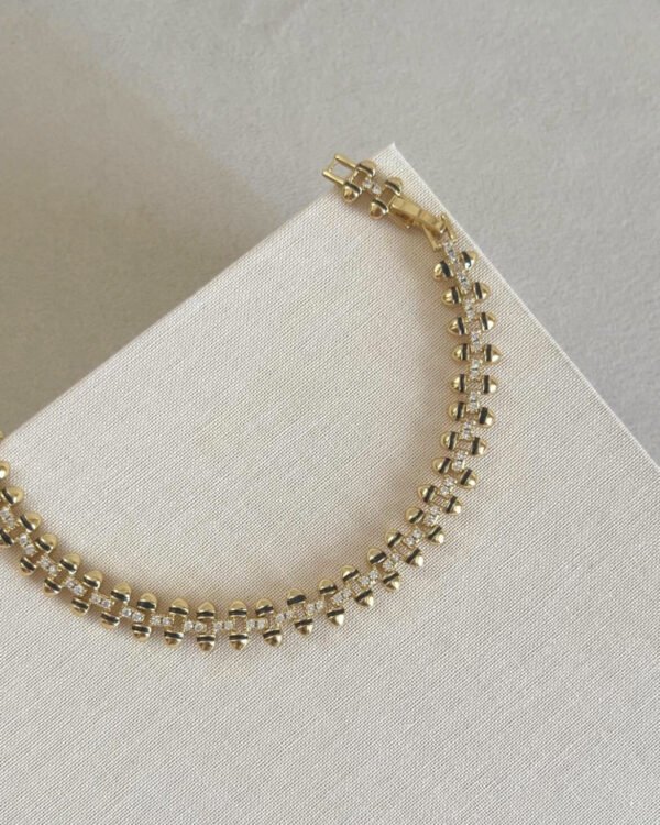 Alternative view of Xuping Taşlı ve Siyah Detaylı Bileklik