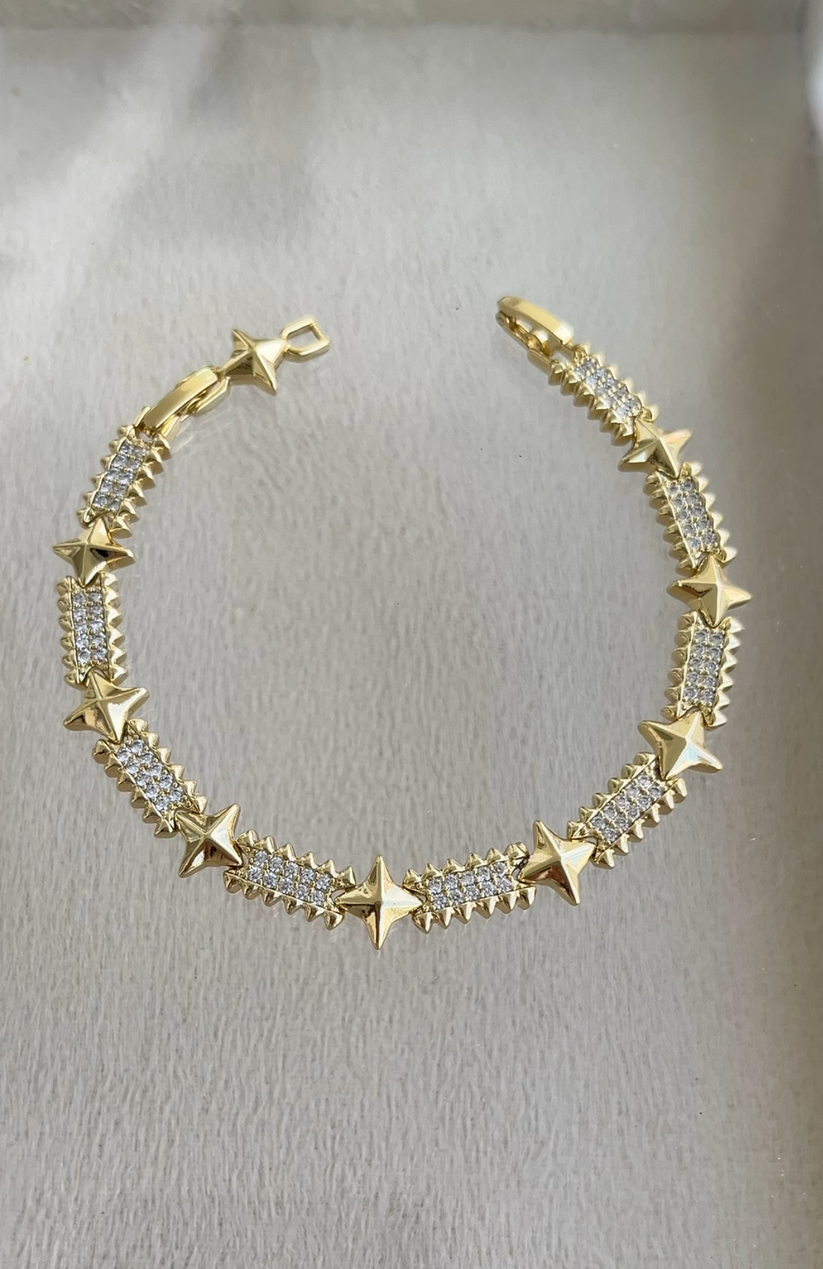 Xuping Yıldızlı ve Taşlı Bileklik 18+1cm