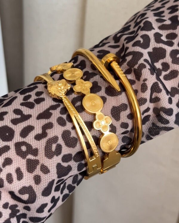 Alternative view of Çelik Çivi Kelepçe Bileklik