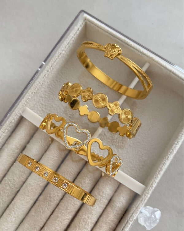 Alternative view of Çelik Taşlı Kelepçe Bileklik