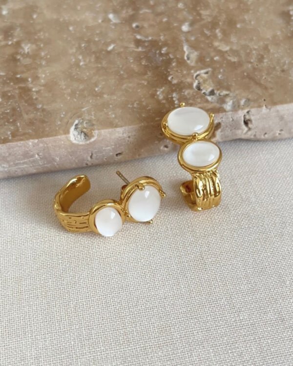 Xuping Sedef Detaylı Küpe