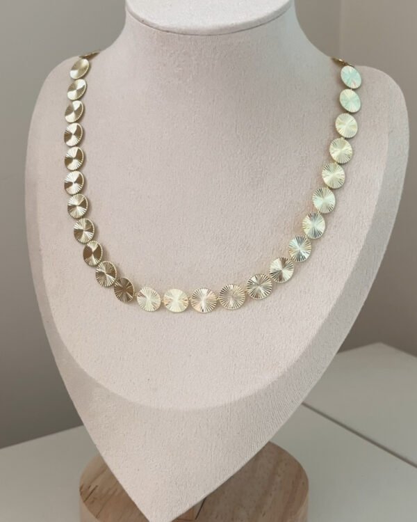 Altın Kaplama Parlayan Yuvarlak Detaylı Kolye