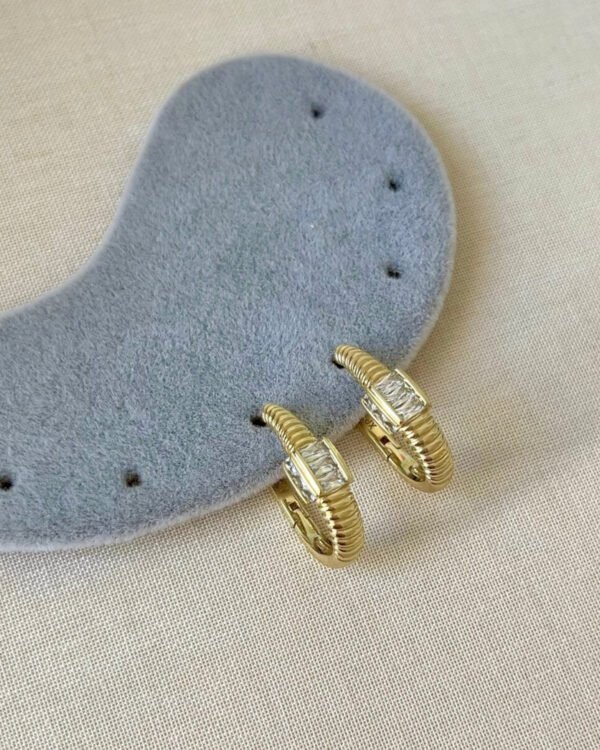 Xuping Taşlı Halka Küpe