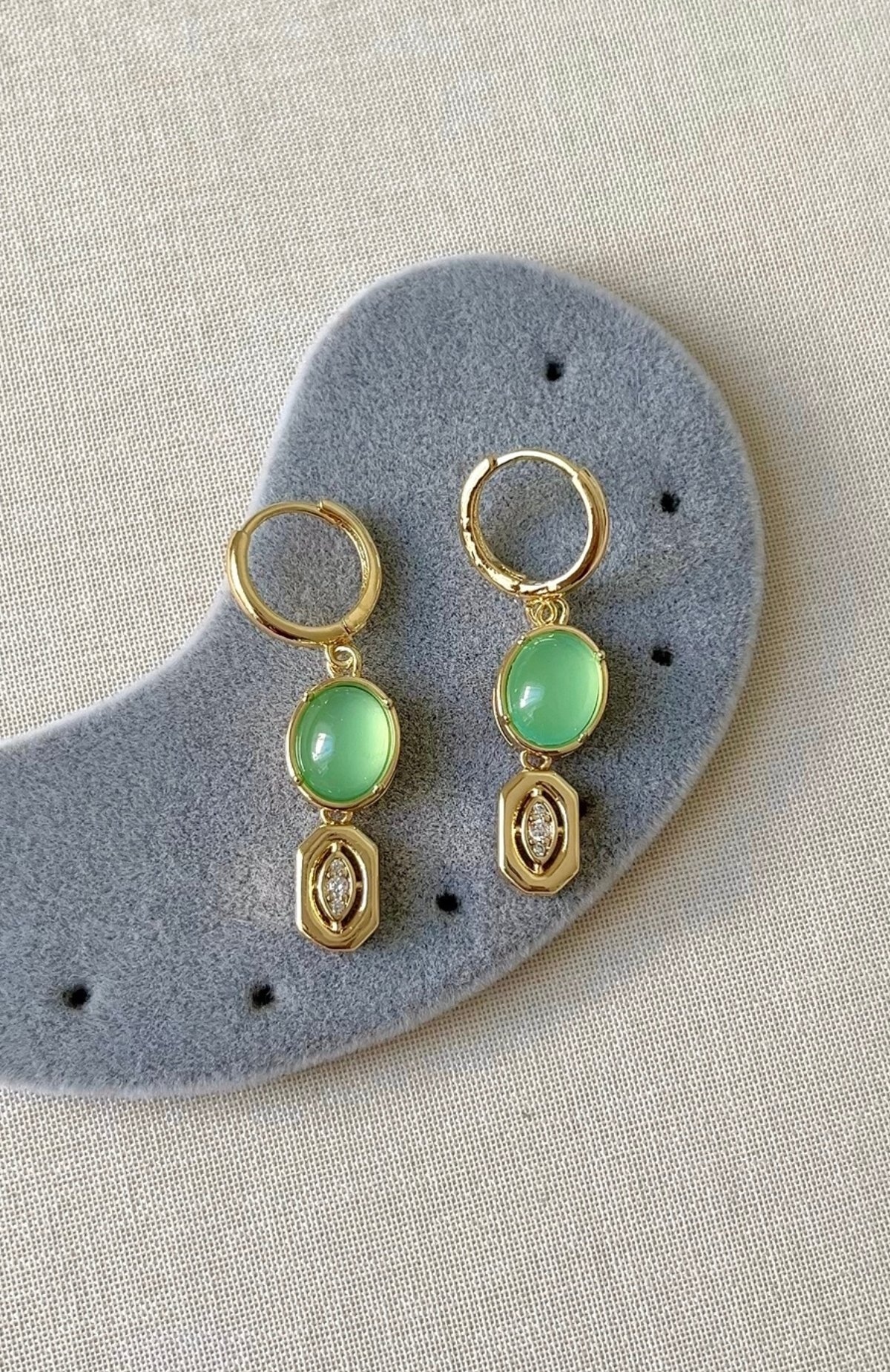 Altın Kaplama Su Yeşili Taşlı Küpe