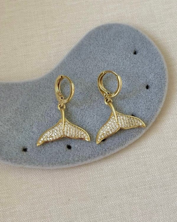 Xuping Taşlı Kuyruk Küpe